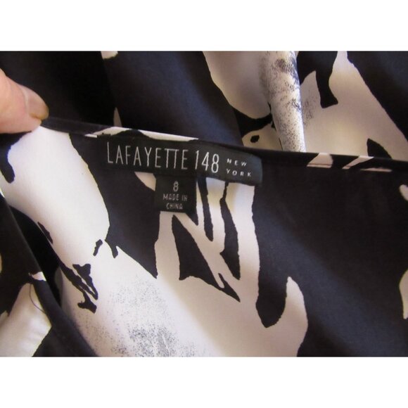 Lafayette 148 New York Silk Black & White Floral Tunic Blouse With Belt Size 8 - Picture 7 of 7
